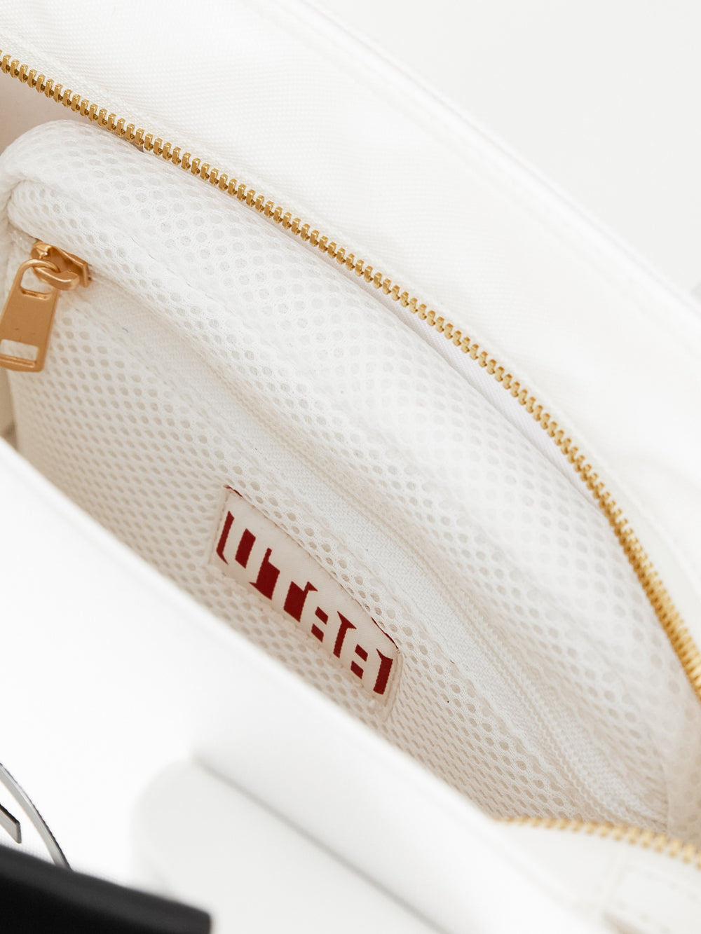 UTAA バーティカルラインクラシックトートバッグ : Women's