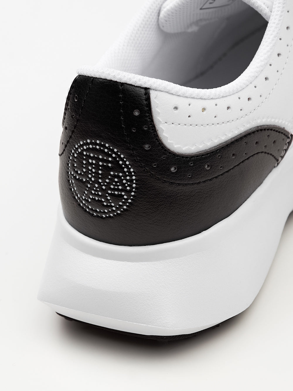 UTAA アイコニックカラーダービーキルティGolfスニーカー : Women's