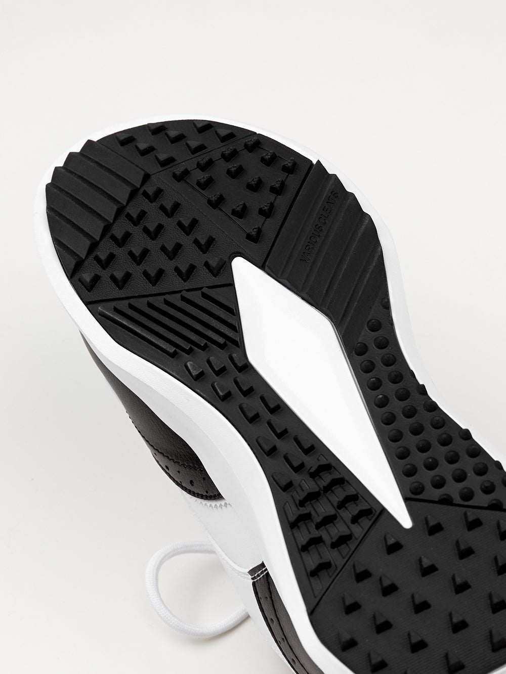UTAA アイコニックカラーダービーキルティGolfスニーカー : Women's