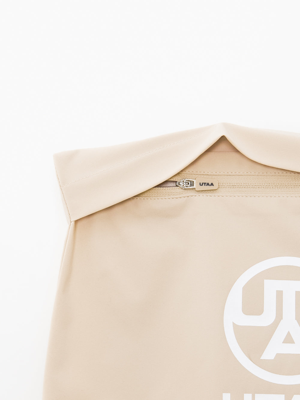 UTAA ボールドロゴHoodiePonchoRaincoat ベージュ : Women's