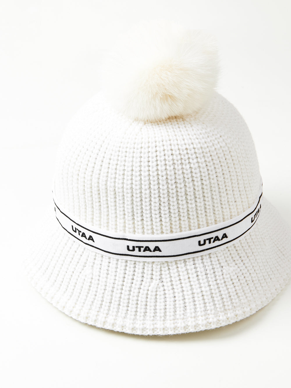 UTAA TypoストラップSnowballニットバケットハット ホワイト : Women's