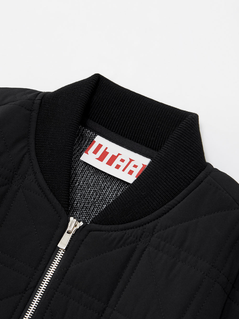 UTAA キルティングStitchニットミックスパディングジャンパー ブラック : Women's