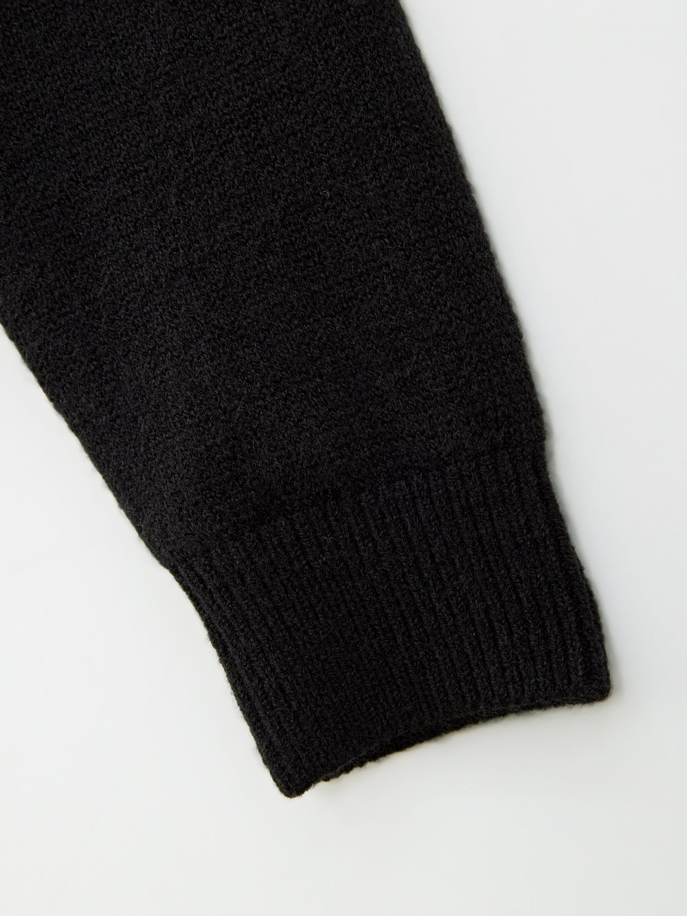 UTAA ギルトリングパンサーWappenニットZip-up ブラック : Women's