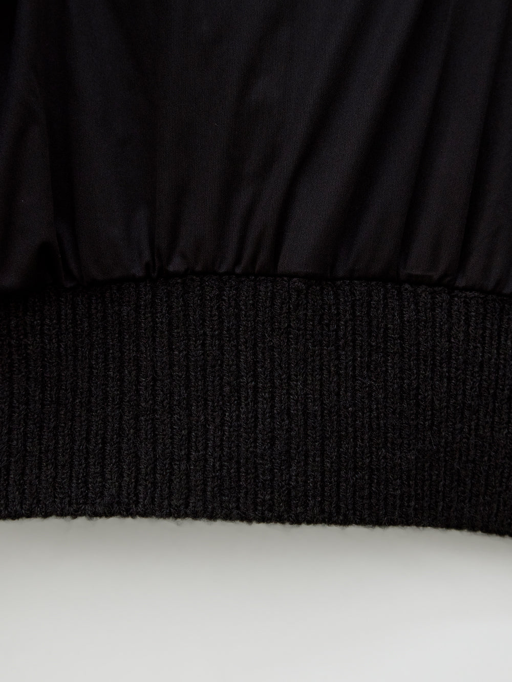 UTAA ギルトリングパンサーWappenニットZip-up ブラック : Women's