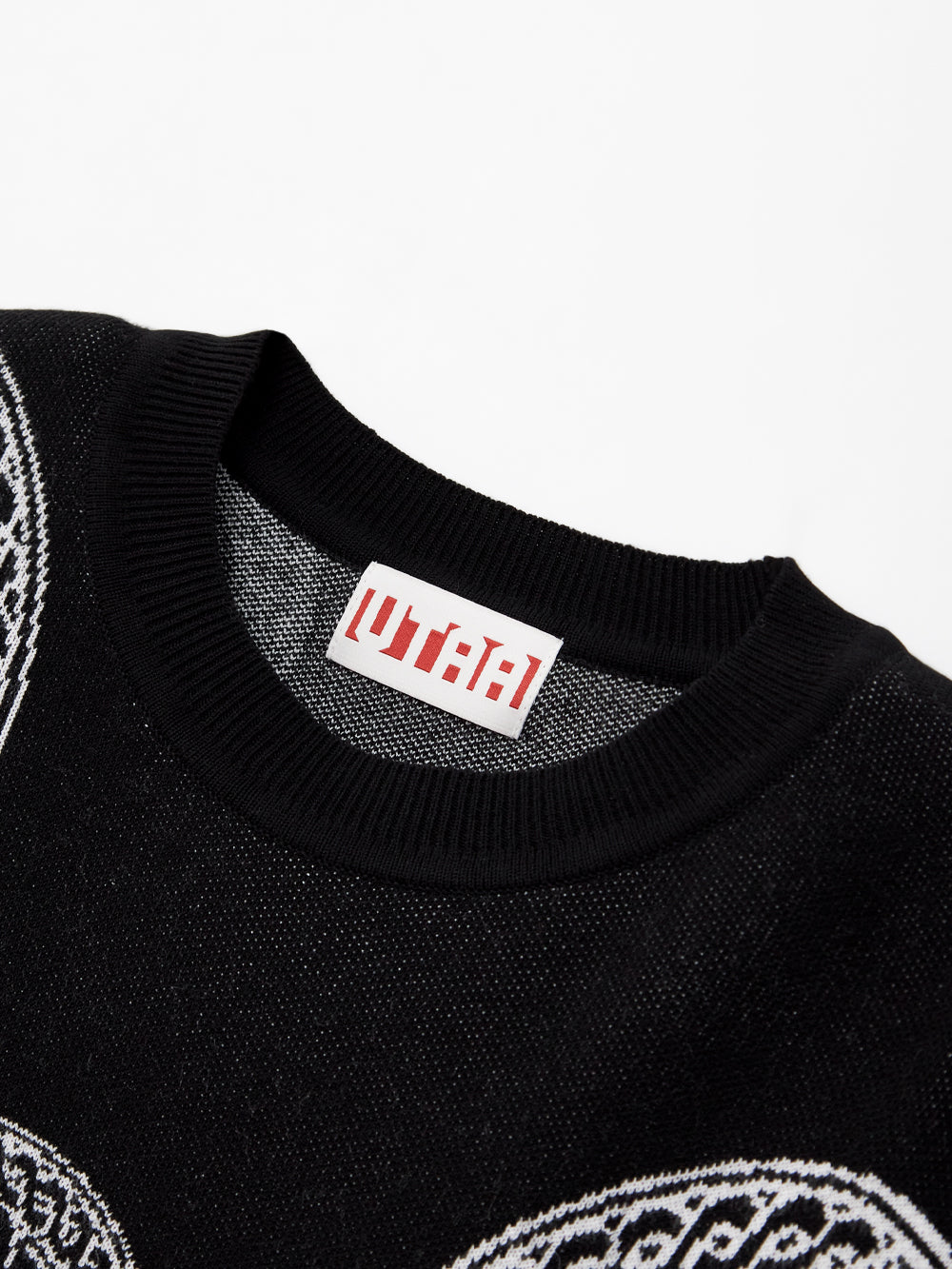 UTAA リングパンサーカラースタンプニットプルオーバー ブラック : Women's