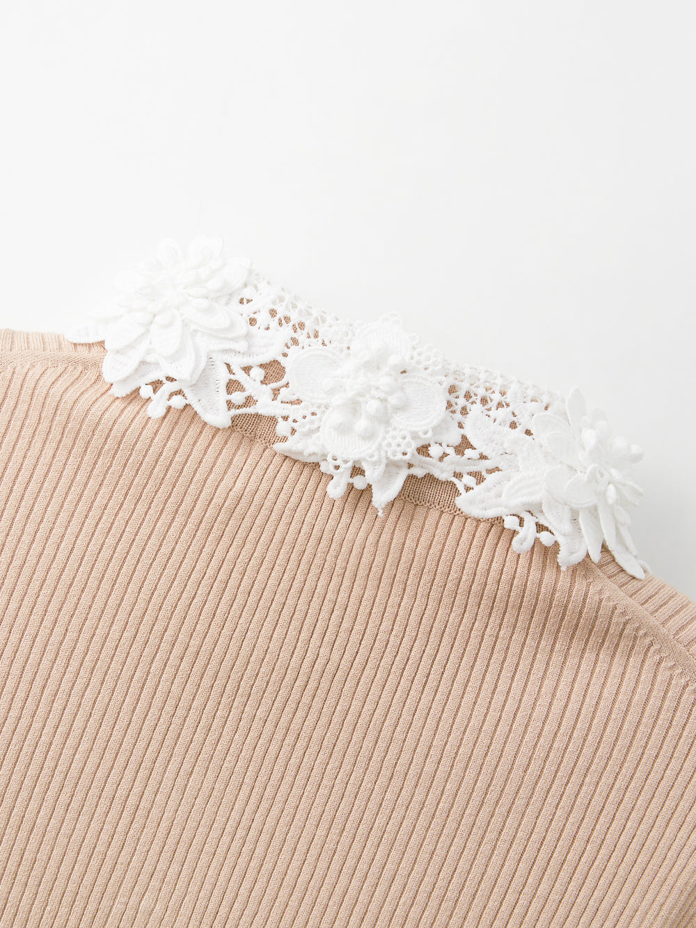 UTAA ドゥカットフローラルレースPKニットスリーブ ベジュー : Women's