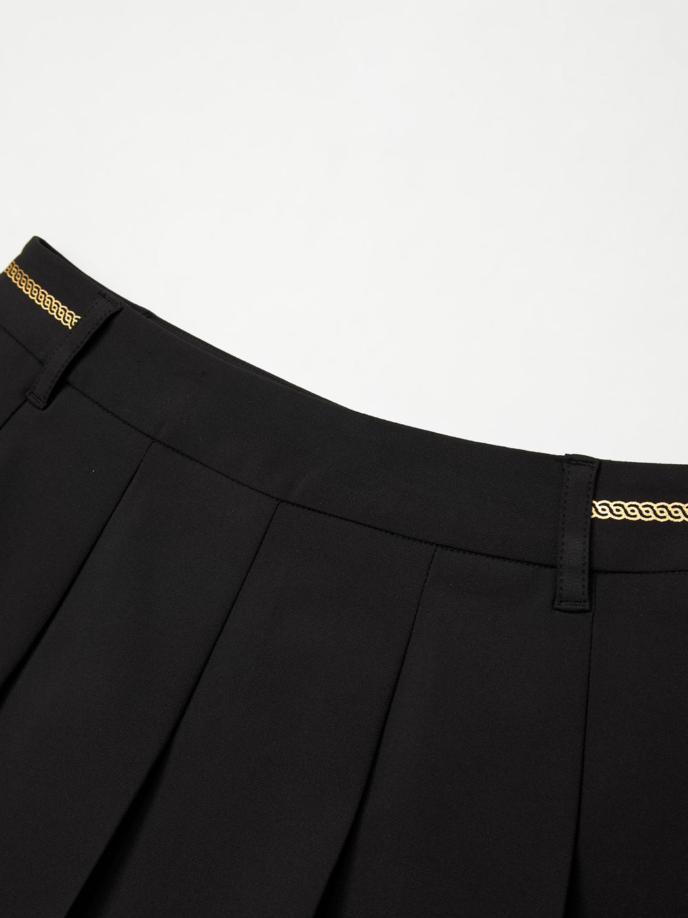 UTAA ギルトパンサーWappenプリーツスカート ブラック : Women's
