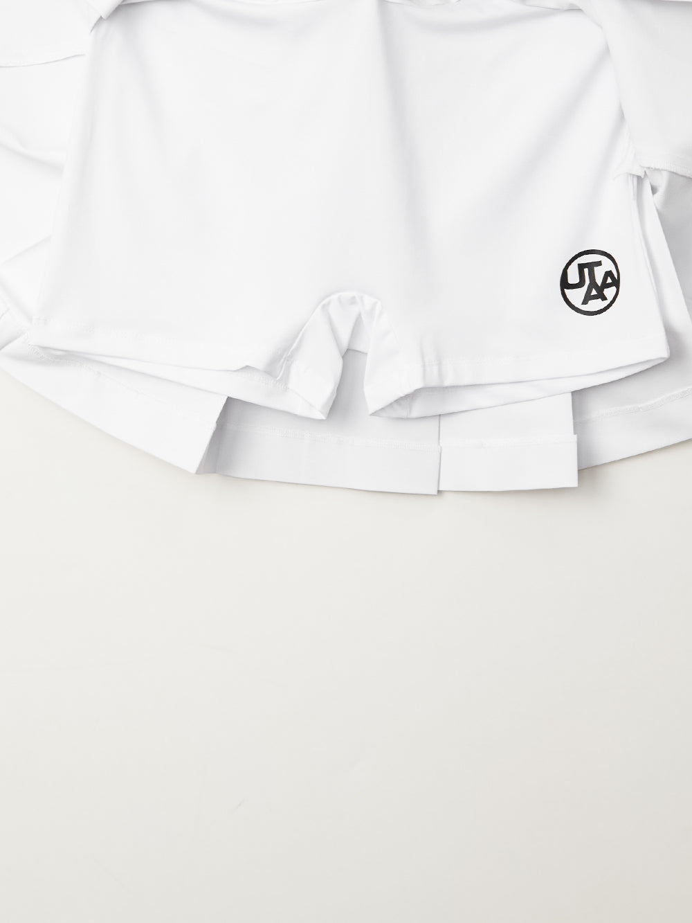 UTAA ギルトパンサーWappenプリーツスカート ホワイト : Women's