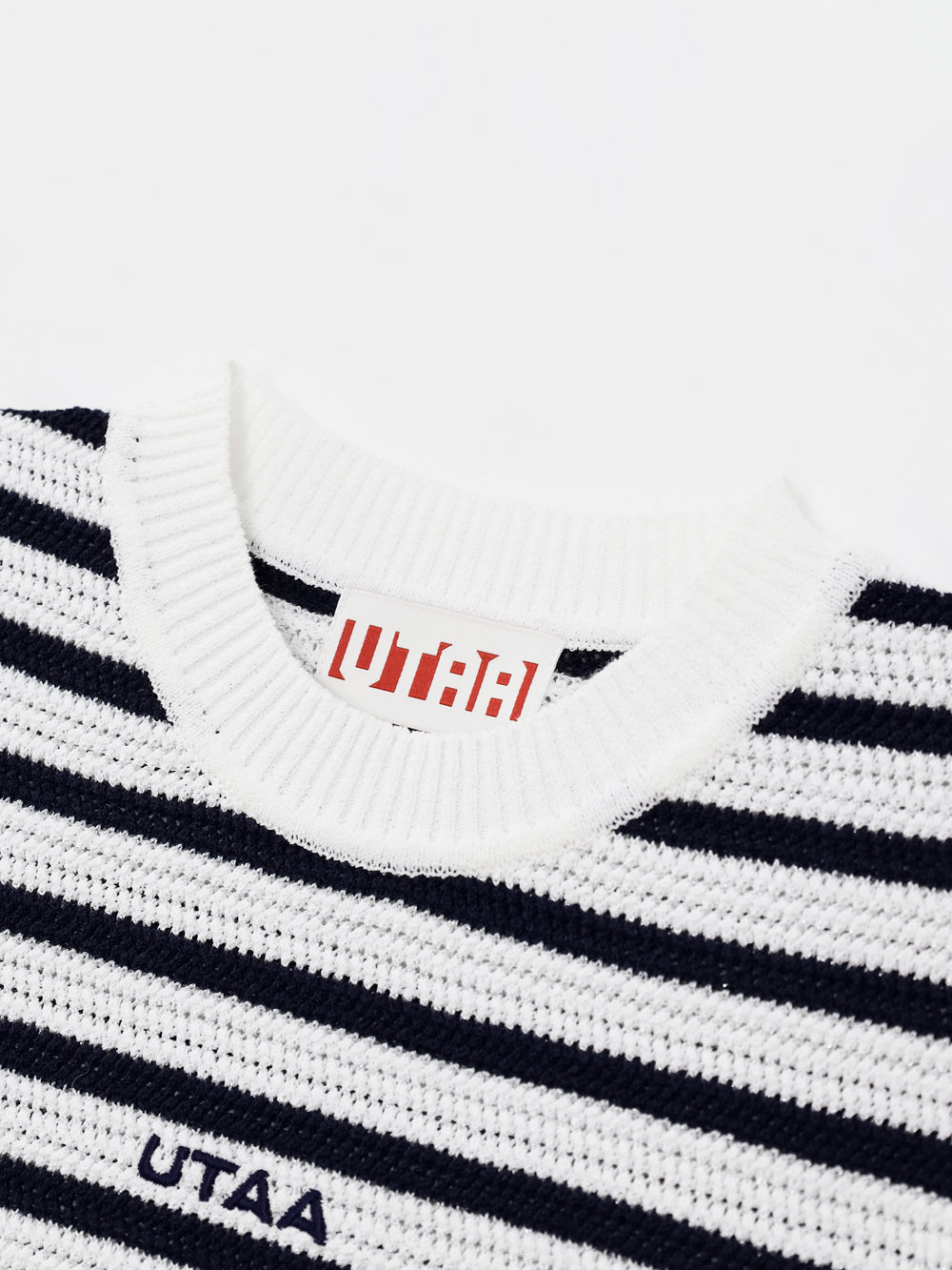 UTAA クロシェScalesシルバリースリーブレスニット : Women's