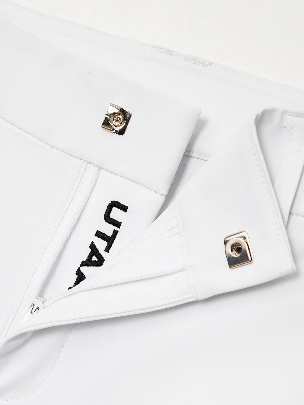 UTAA シルバースタンプヒドゥンLetteringパンツ ホワイト : Men's