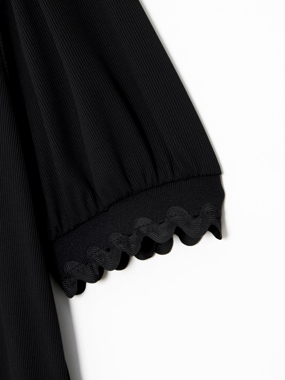 UTAA RibbleレースSheerタートルネックティー : Women's