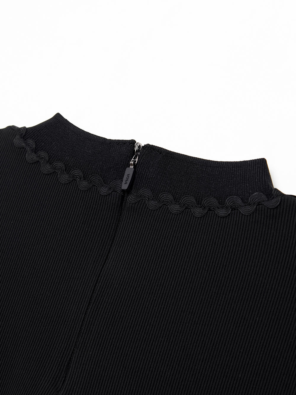 UTAA RibbleレースSheerタートルネックティー : Women's