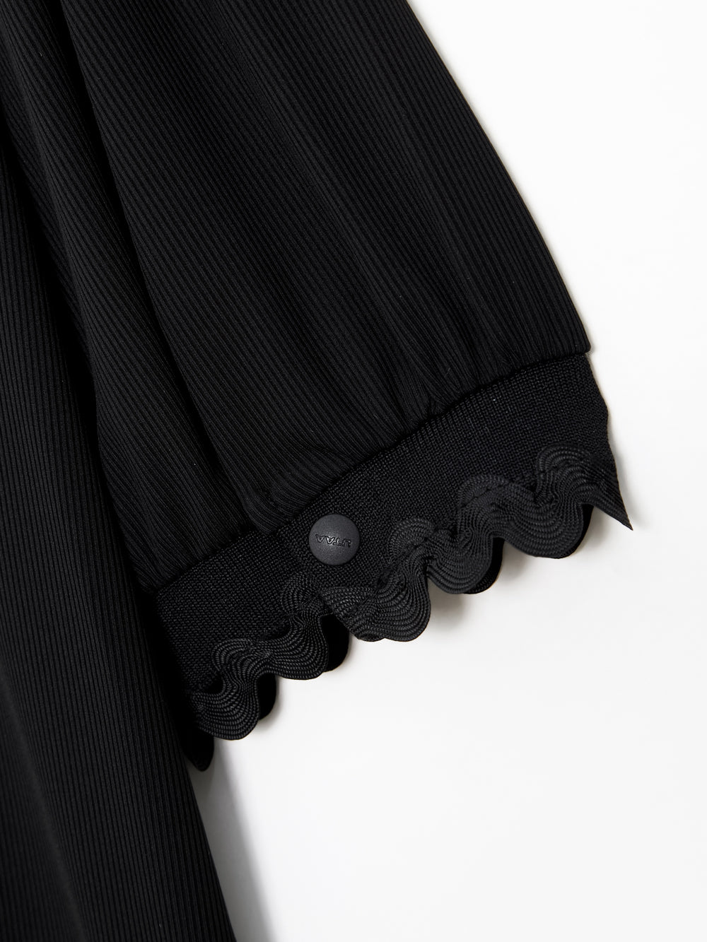 UTAA RibbleレースSheerタートルネックティー : Women's
