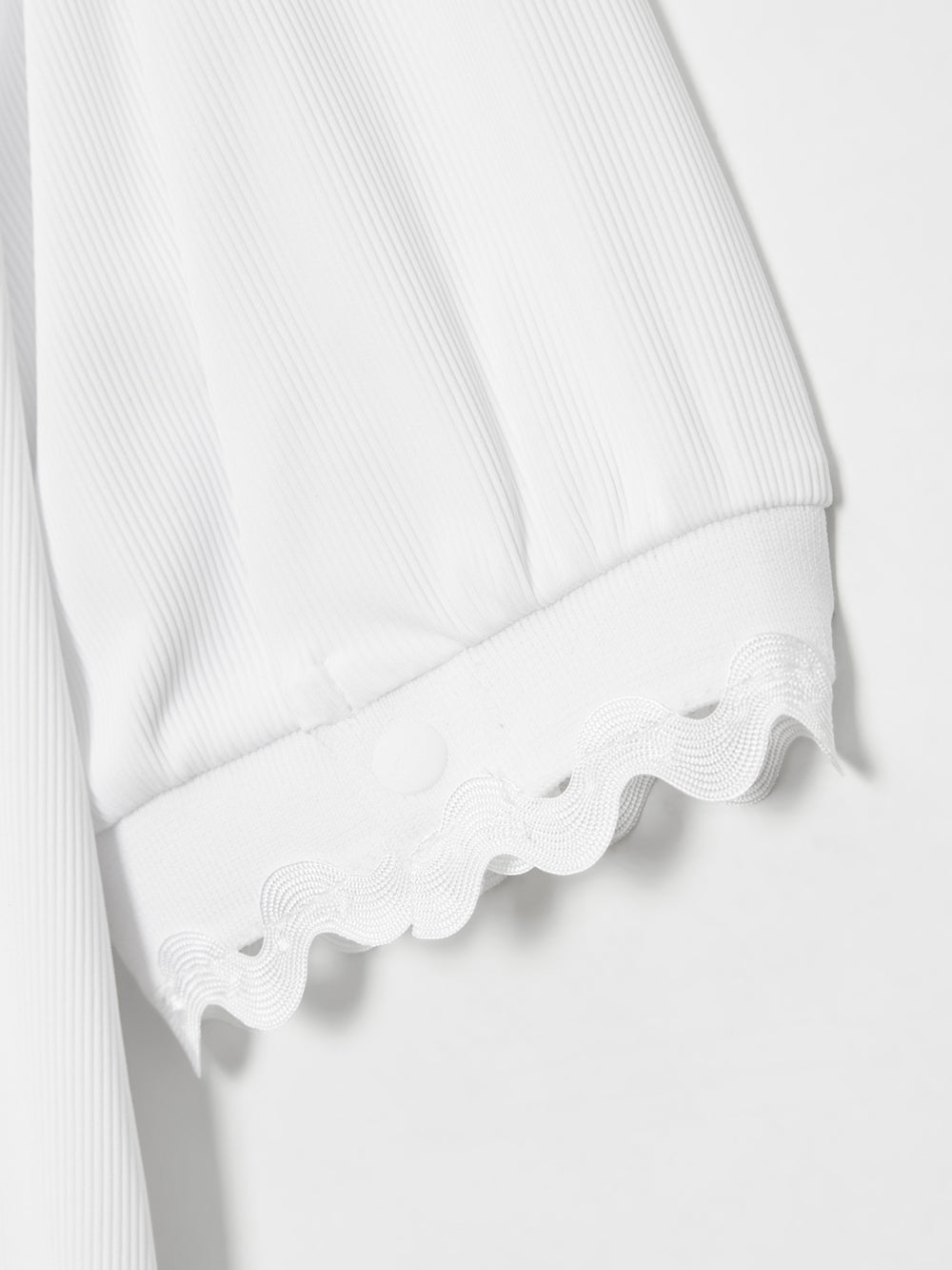 UTAA RibbleレースSheerタートルネックティー : Women's