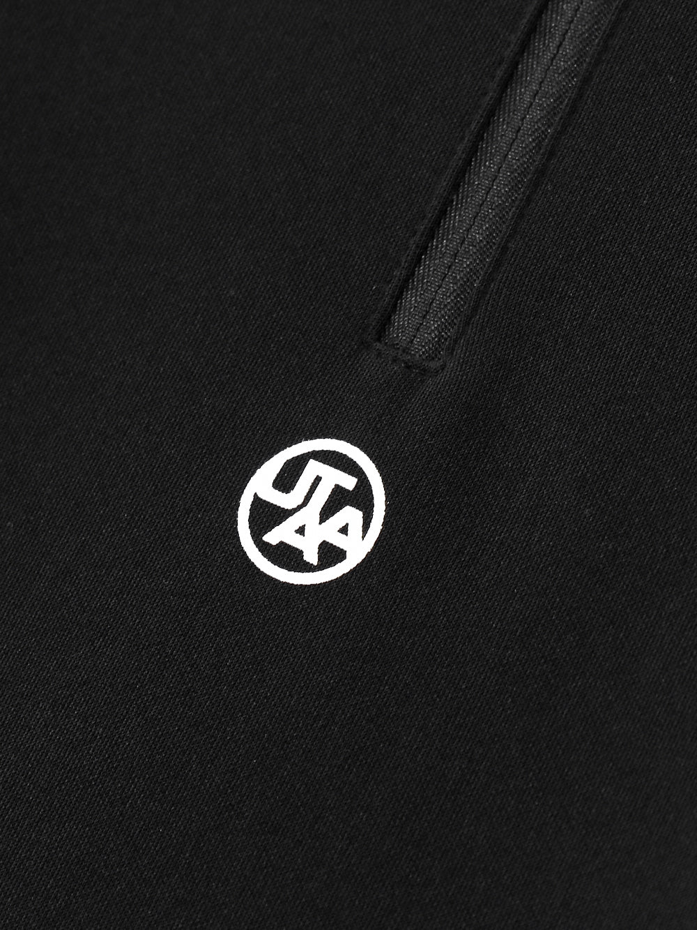 UTAA ChapletGraphicタートルネックティー ブラック : Women's