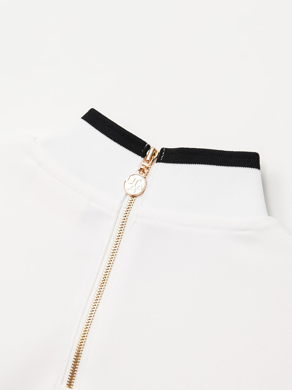 ユタ ハーフムーン リング パンサー タートルネック T シャツ :女性用
