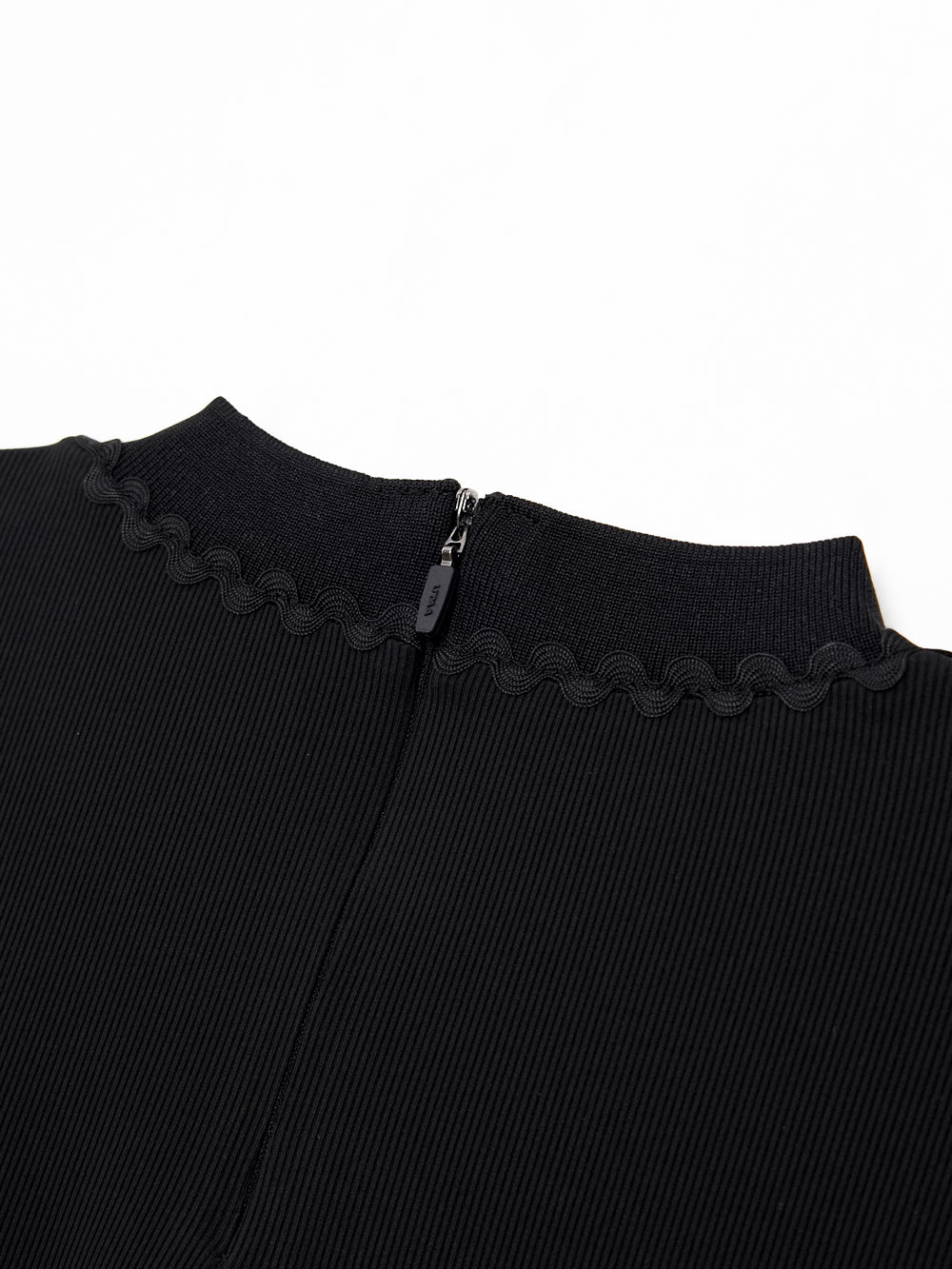 UTAA RibbleレースSheerスリーブレス ブラック : Women's