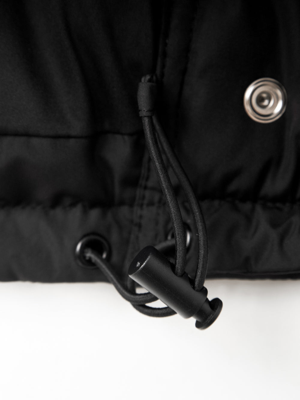UTAA ブロックロゴHoodハーフZip-upダウンベスト ブラック : Women's