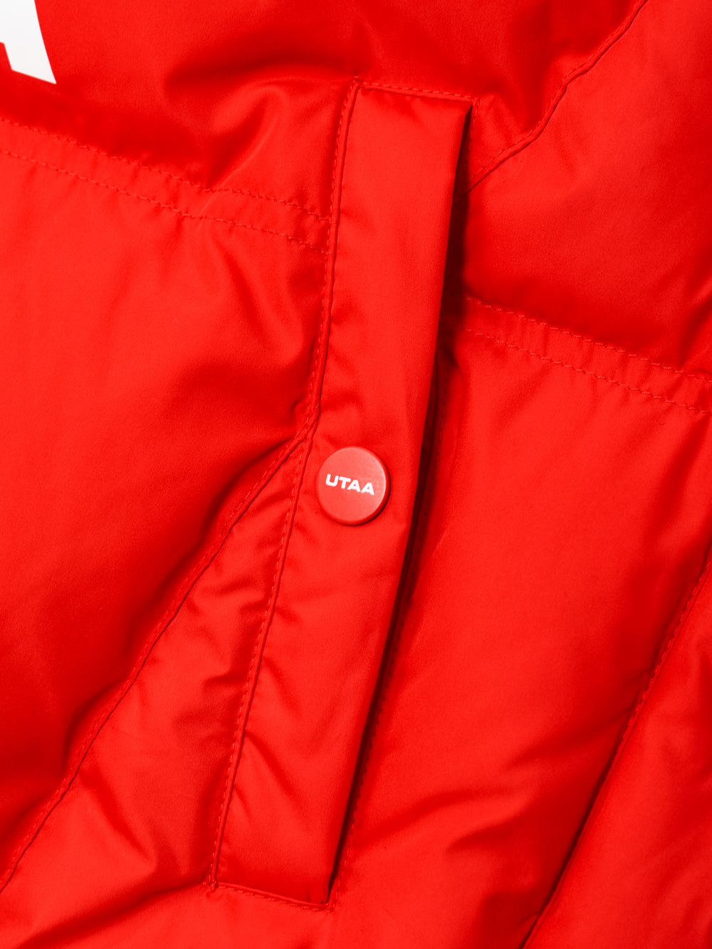 UTAA ブロックロゴHoodハーフZip-upダウンベスト レッド : Women's
