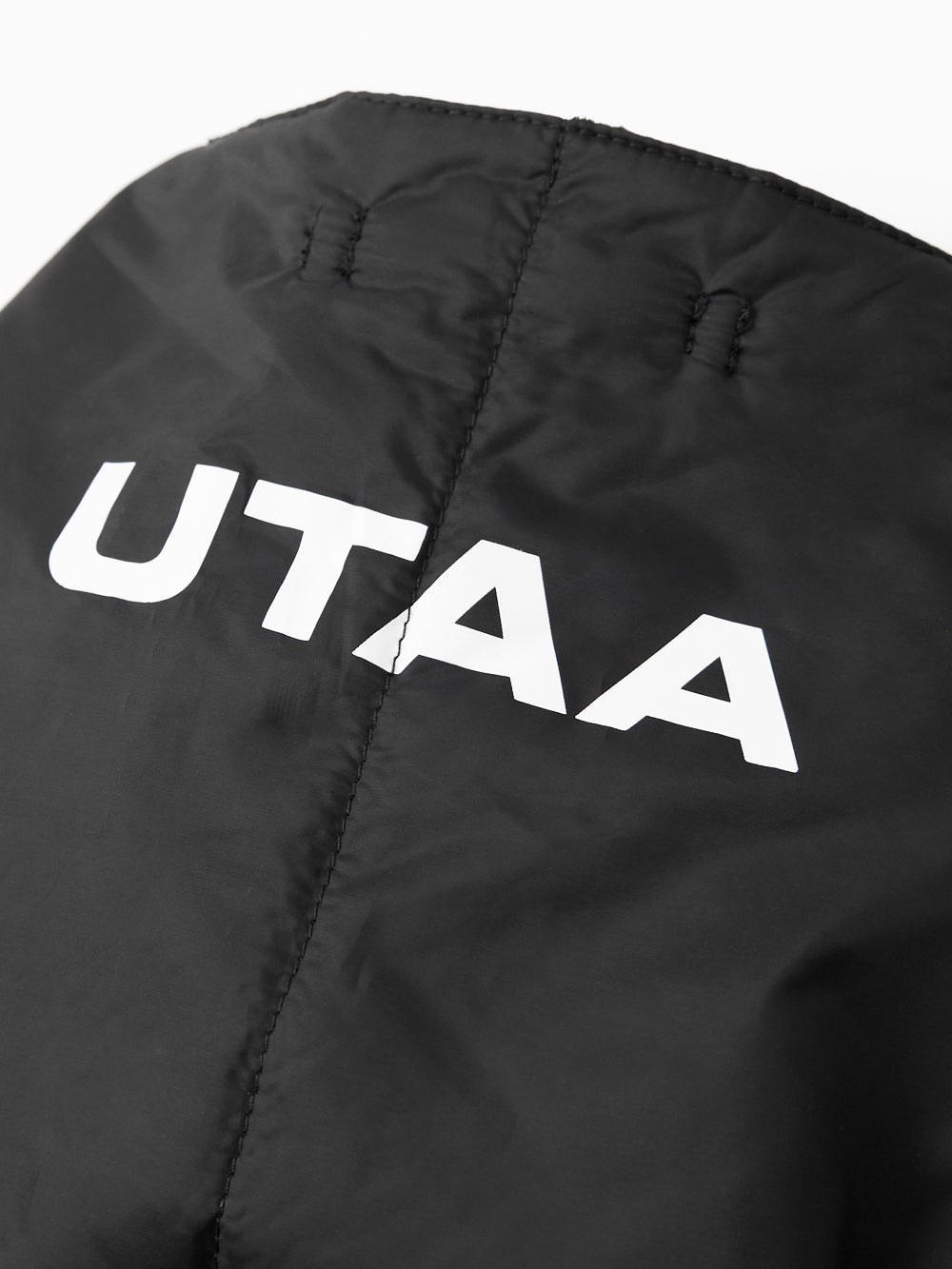 ビッグエンブレムパッディングショールケープ