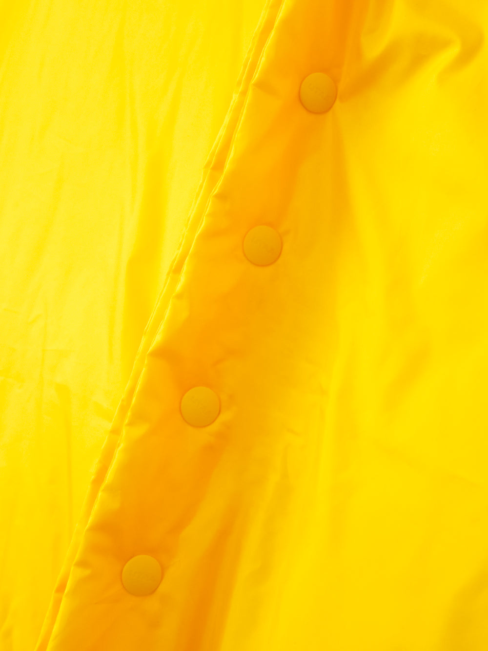 ビッグエンブレムパッディングショールケープ