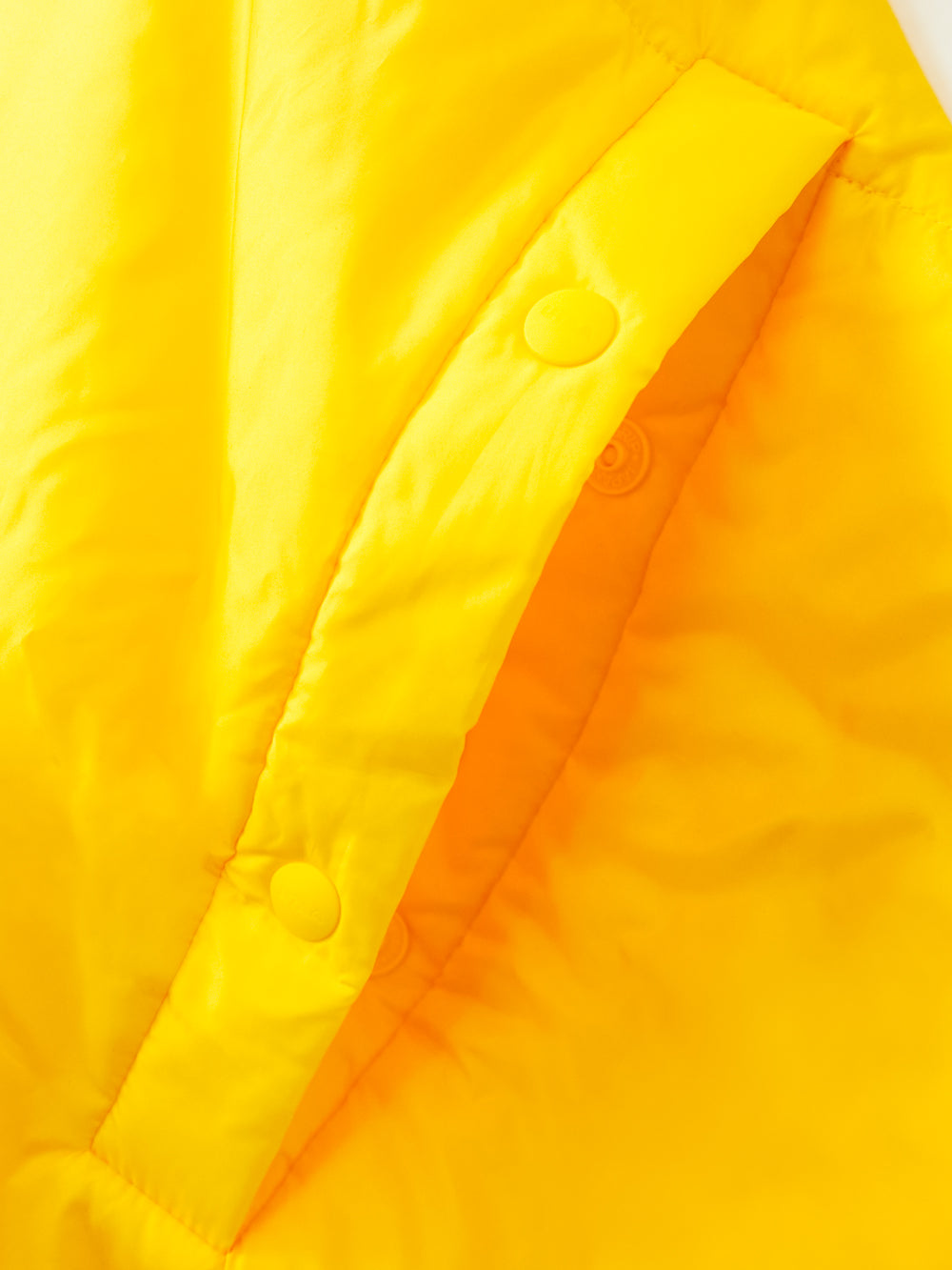 UTAA ビッグエンブレムパディングShawlCape : Women's