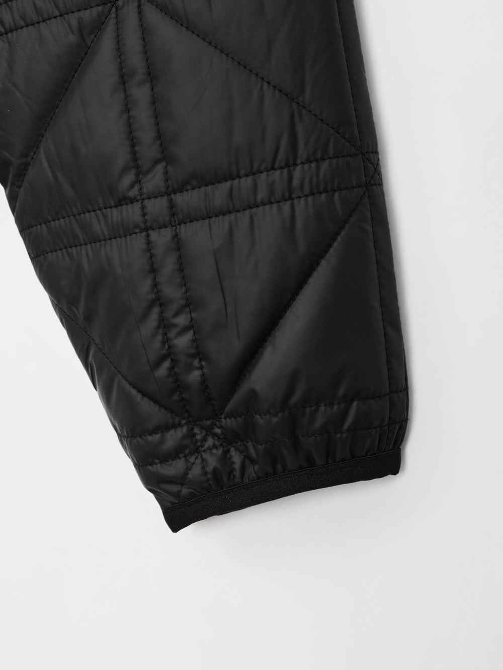 クロスキルティングエンブレムパディングジャンパー