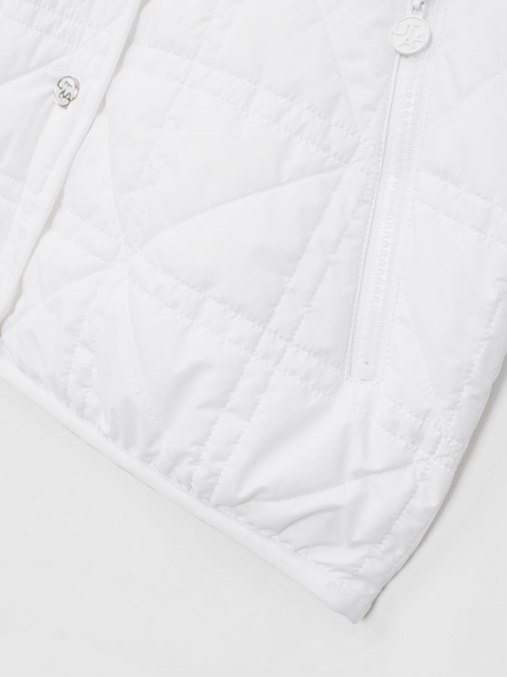 クロスキルティングエンブレムパディングジャンパー