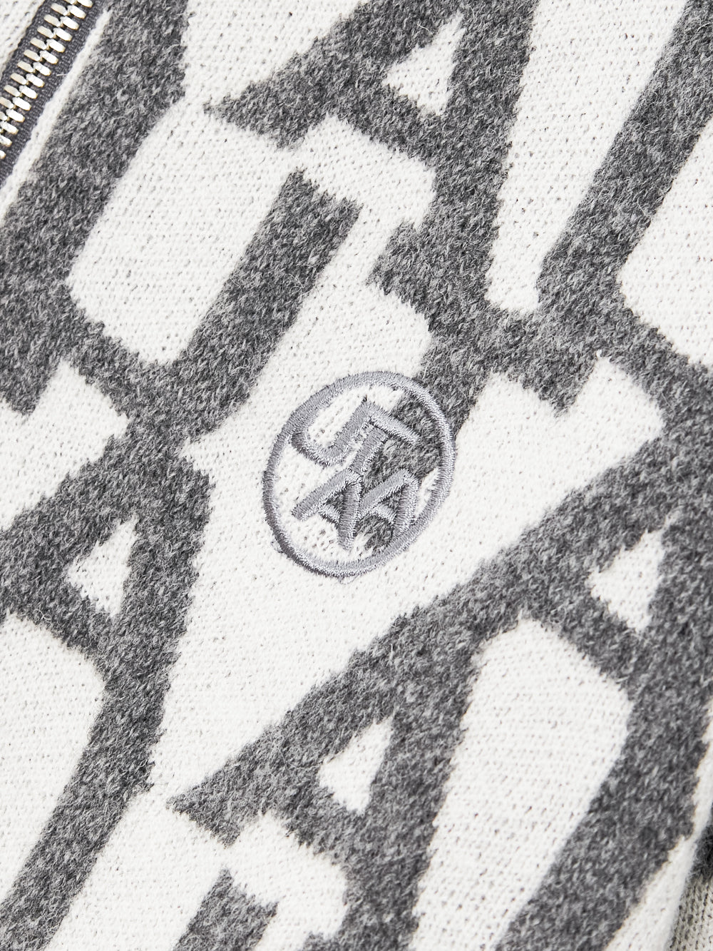 ハーフジップアップ ニット