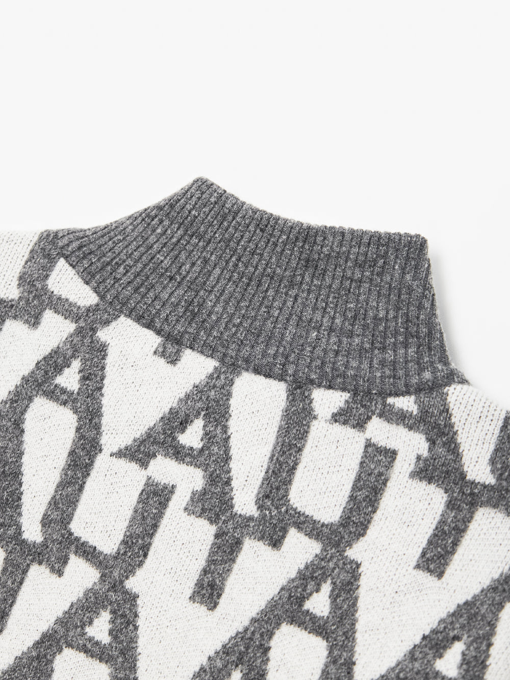 ハーフジップアップ ニット