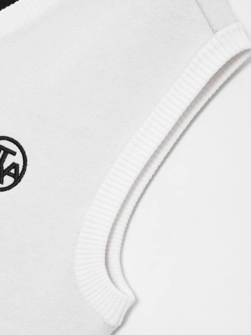 モノスローガンテープVネックニットベスト：レディース