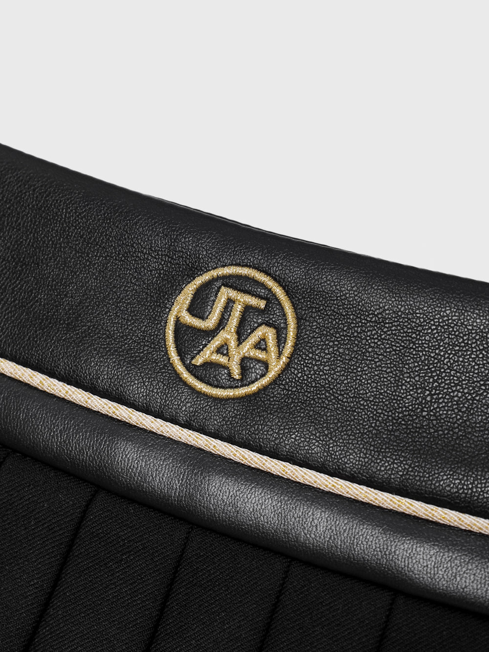 ロイヤルギルトトパーズ レザーミックスプリーツスカート : ブラック