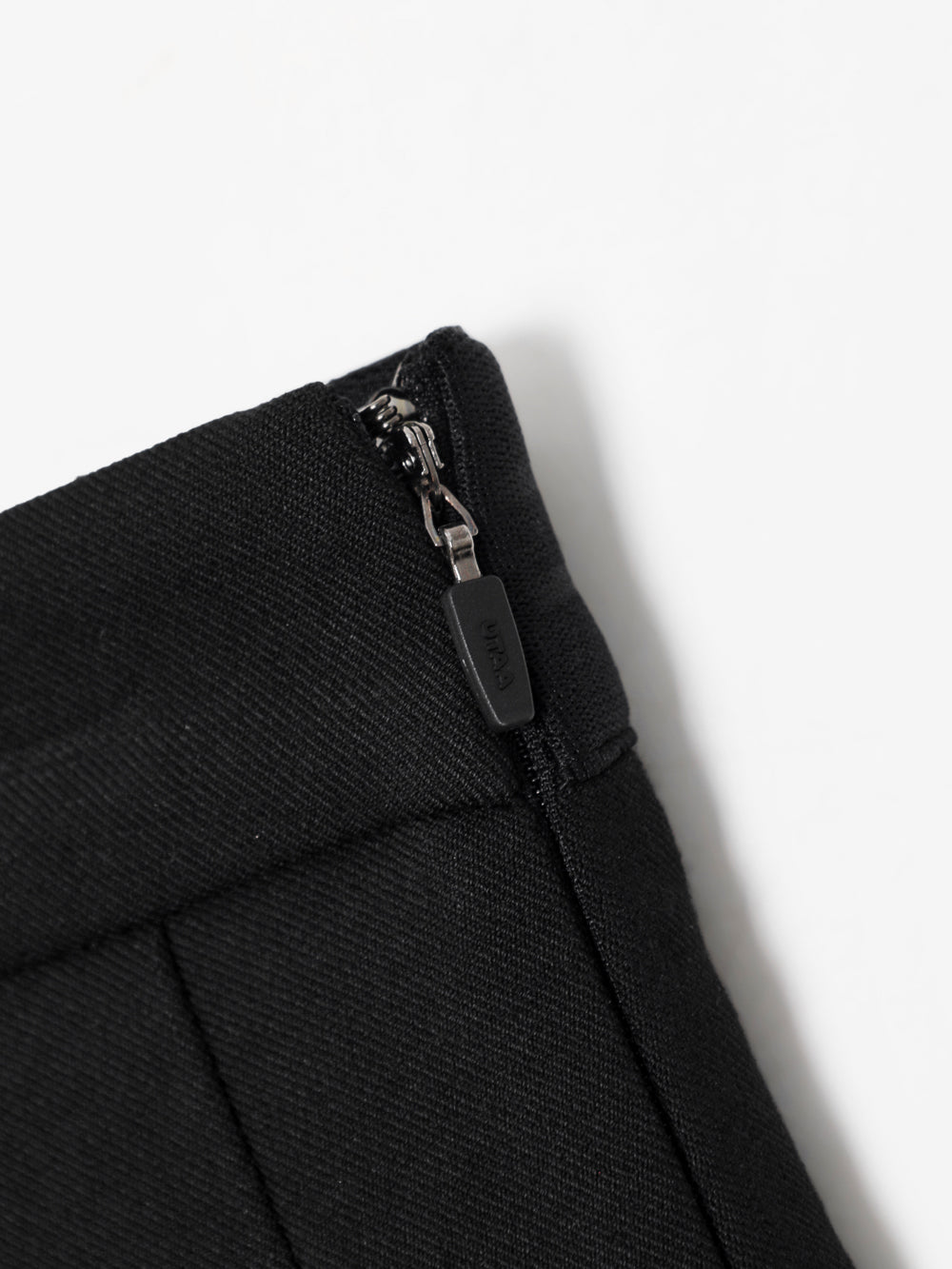 UTAA モノロゴ クラシックプリーツスカート