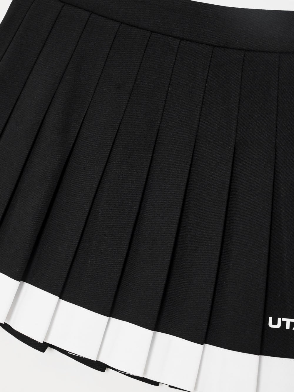UTAA モノロゴ クラシックプリーツスカート