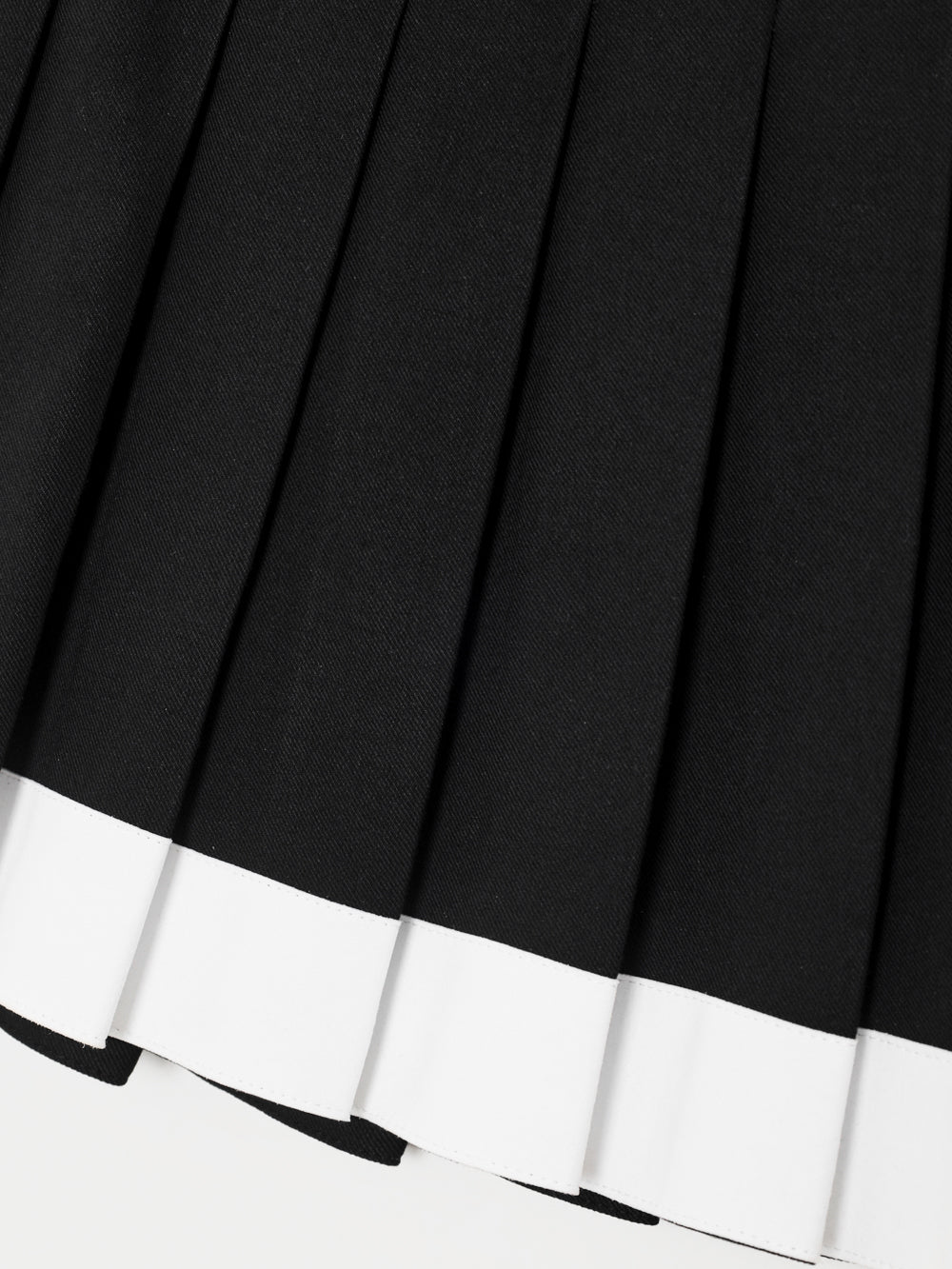 UTAA モノロゴ クラシックプリーツスカート