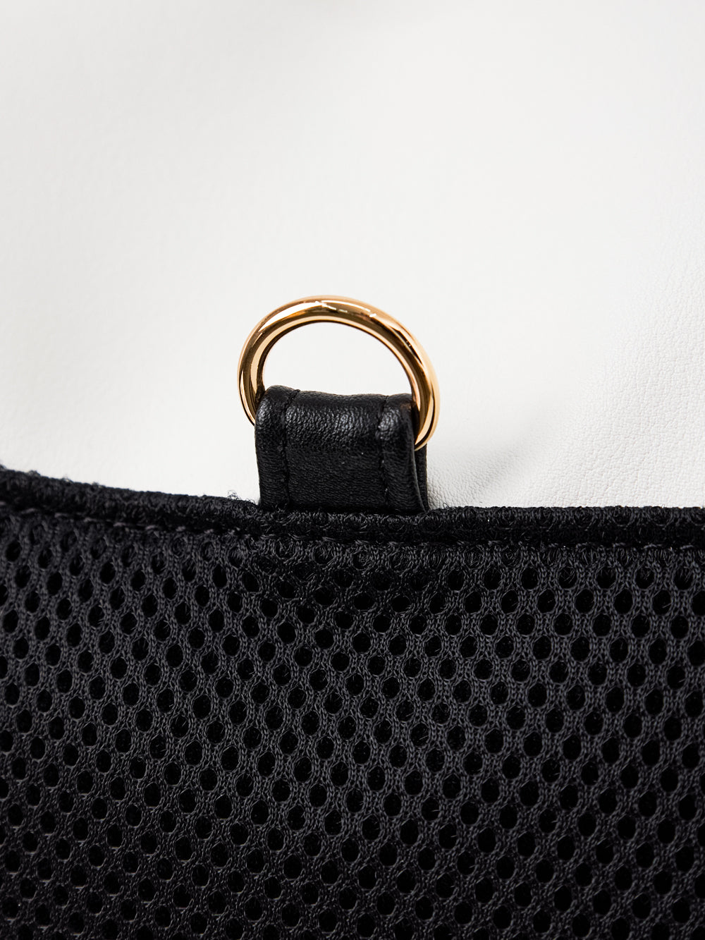 UTAA エンブレムCubicカラースタッドシューズバッグ : Women's