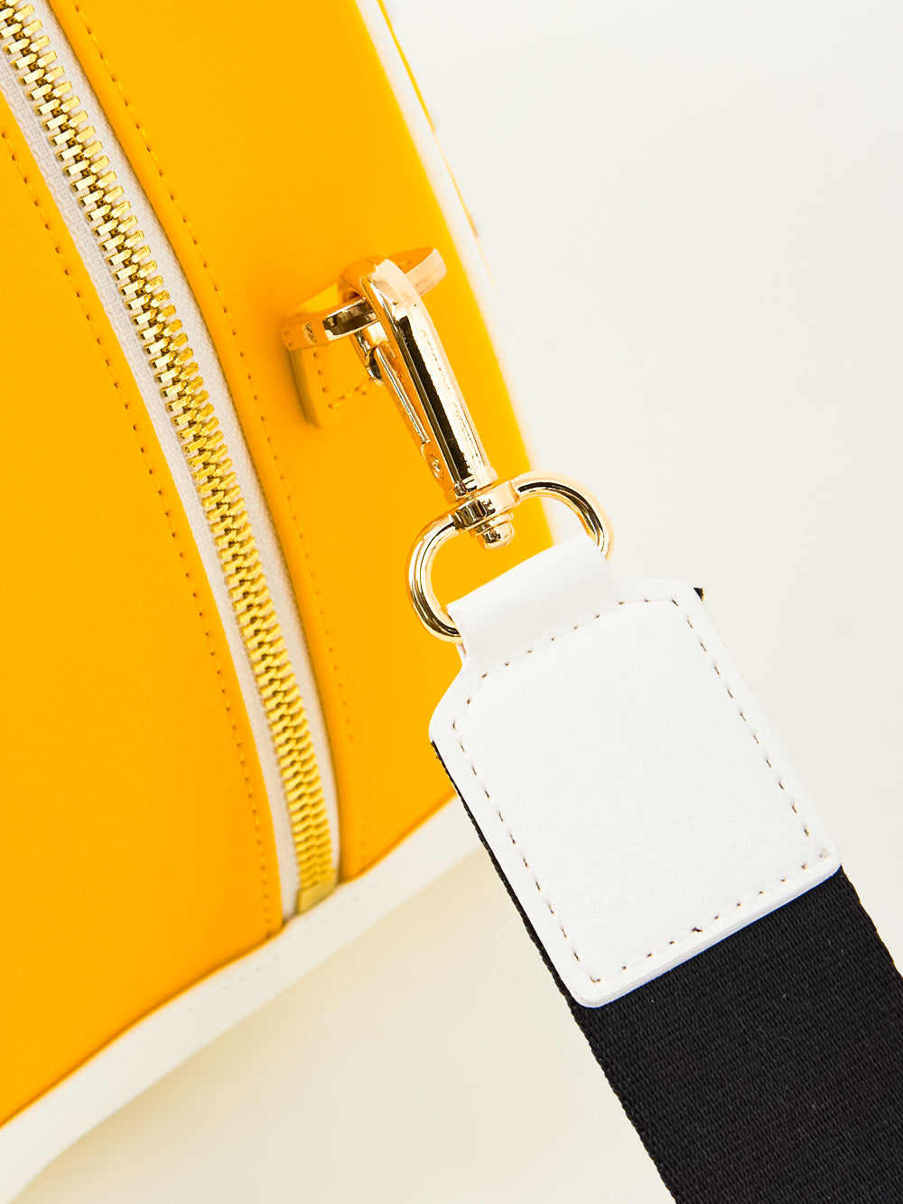 UTAA エンブレムCubicカラースタッドトートバッグ イエロー : Women's