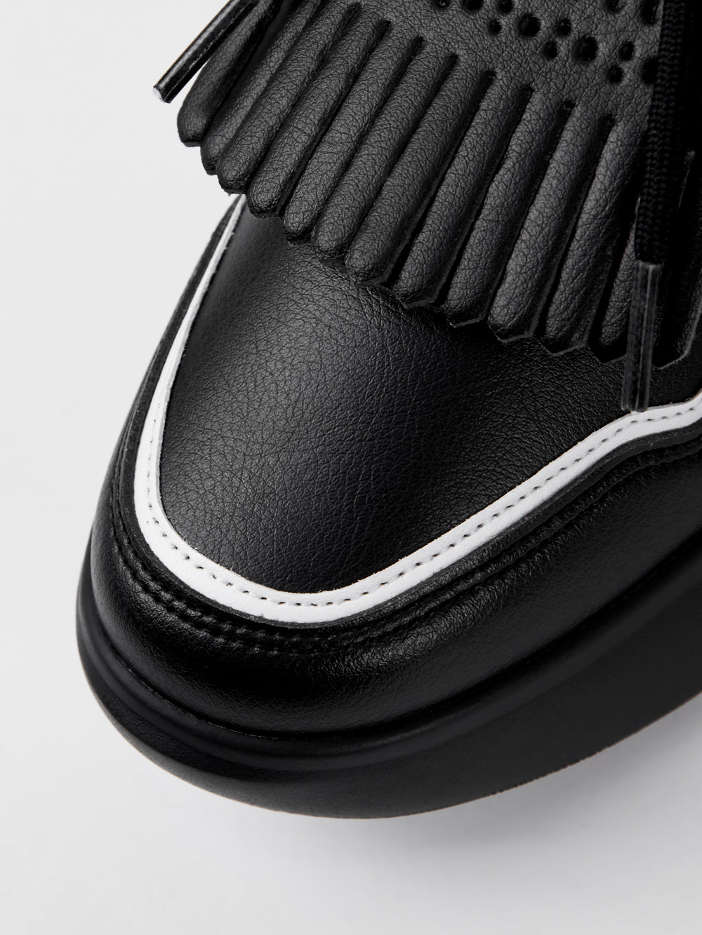 ゴールデンスタッズフラッシュダービー キルティスニーカー : レディース