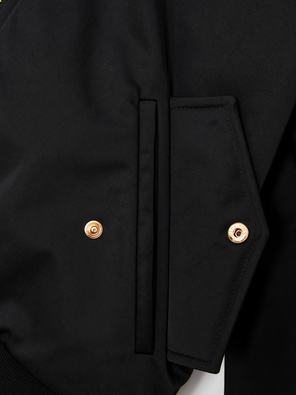 エアリー シンボル ギルト アウトポケット ダウン ジャンパー