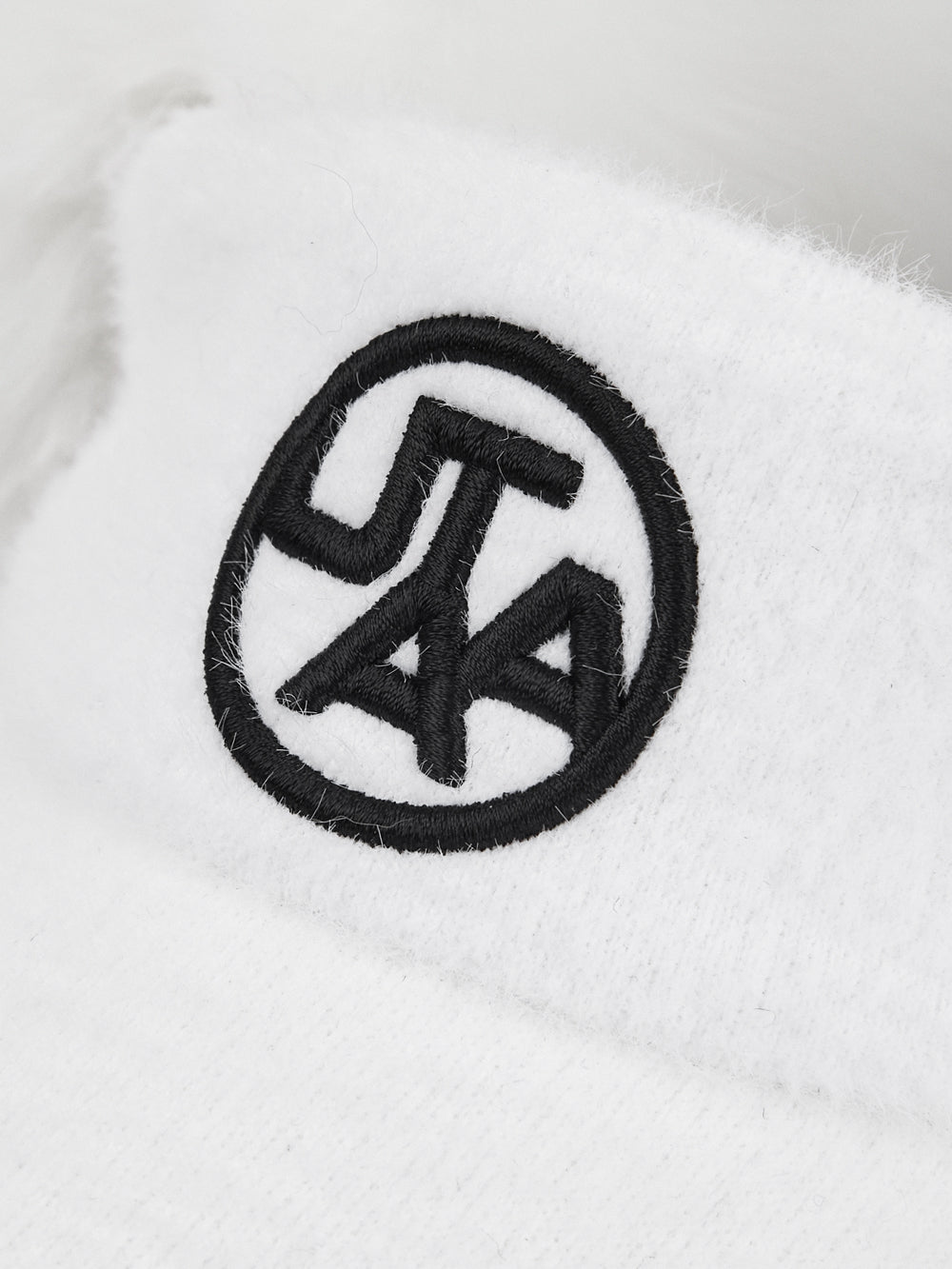 エンブレムフォックスファーリボンバイザー