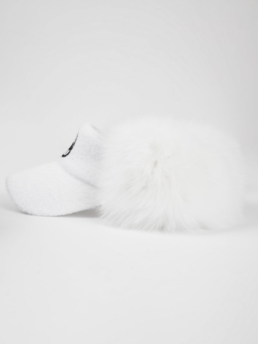 エンブレムフォックスファーリボンバイザー