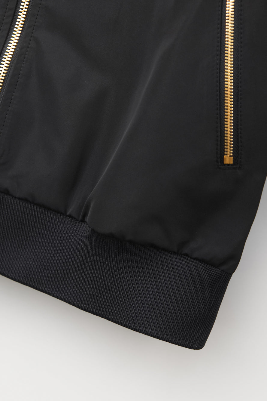 UTAA クレストゴールデンエンブレムウィンドブレーカージャンパー ブラック : Women's