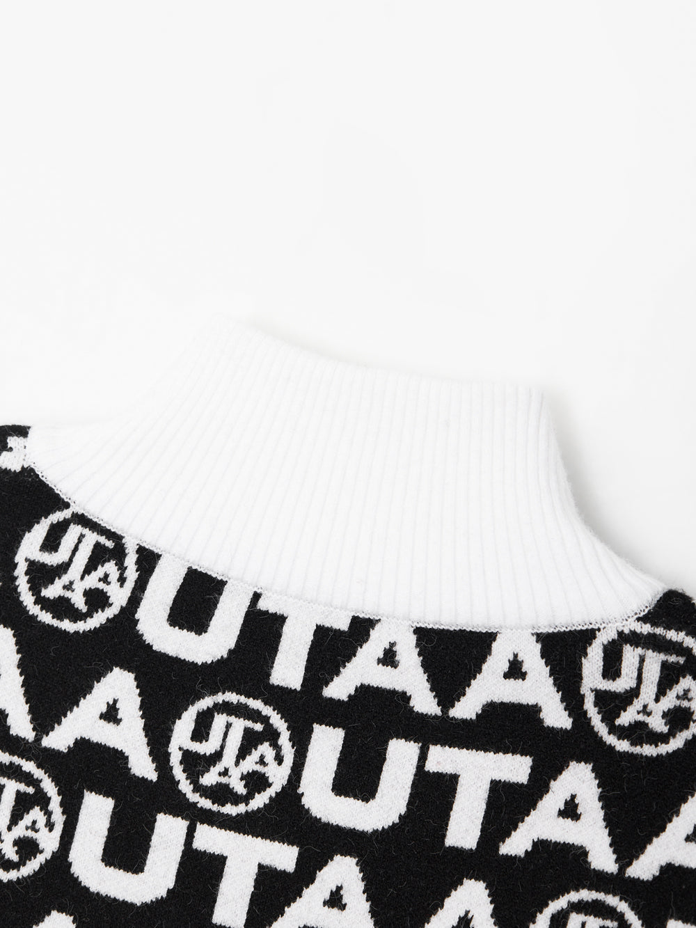 UTAA TypoブロックニットZip-upジャンパー ブラック : Women's