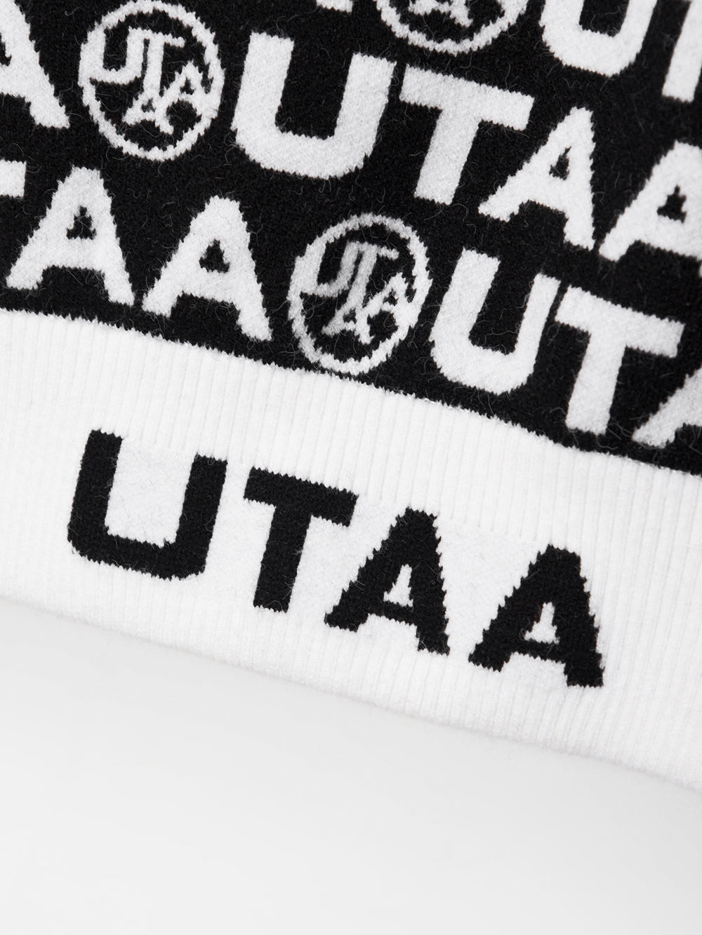 UTAA TypoブロックニットZip-upジャンパー ブラック : Women's