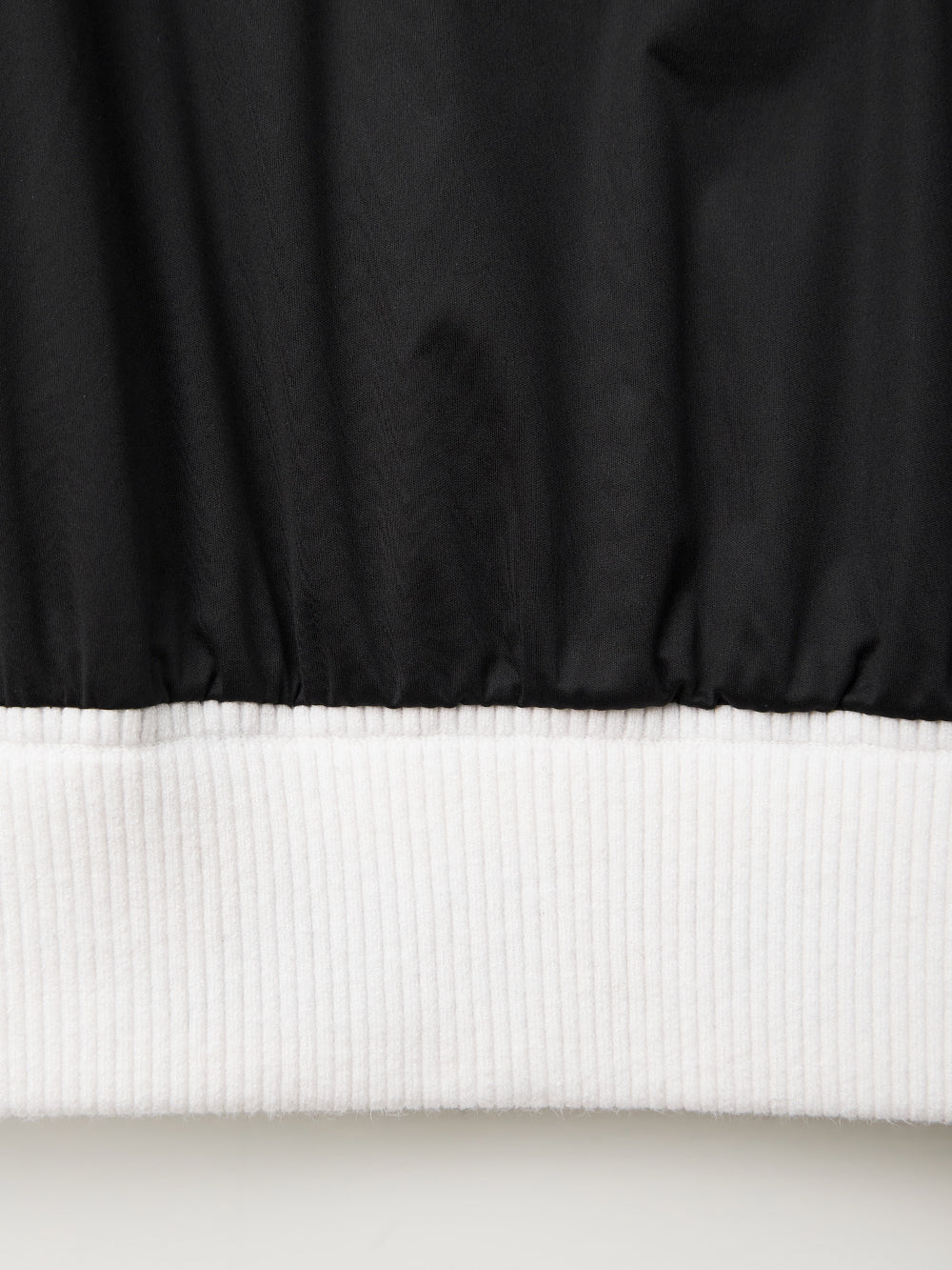 UTAA TypoブロックニットZip-upジャンパー ブラック : Women's