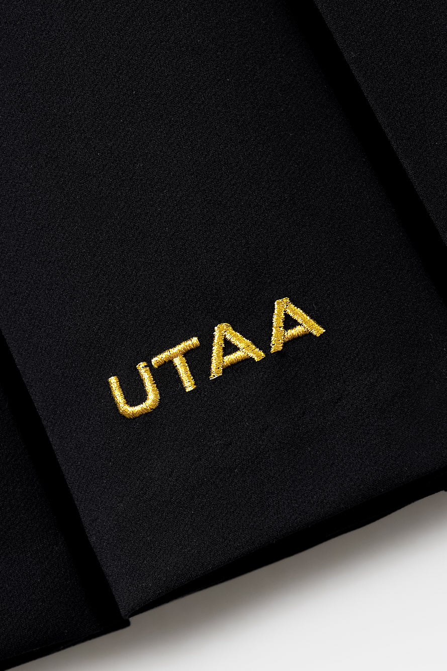 UTAA クレストゴールデンエンブレムポケットプリーツスカート ブラック : Women's