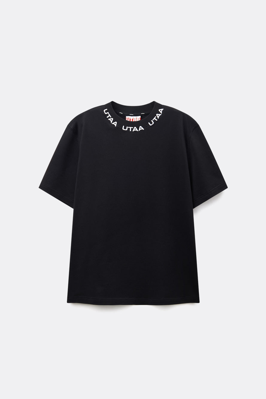UTAA シリアルロゴクルーネックTシャツ ブラック：レディース