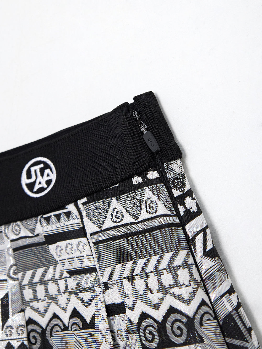 UTAA ブラックフロストシルベリシープリーツスカート ブラック