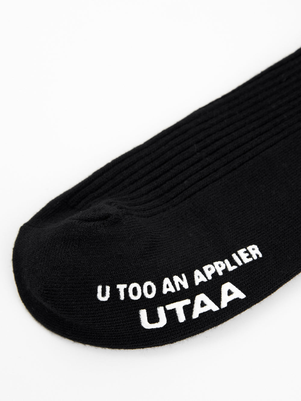 UTAA パンチングレースロゴソックス ブラック : Women's