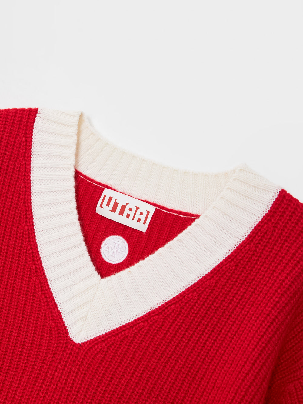 UTAA クルーシャルポケットVネックカシミヤニットプルオーバー レッド：レディース